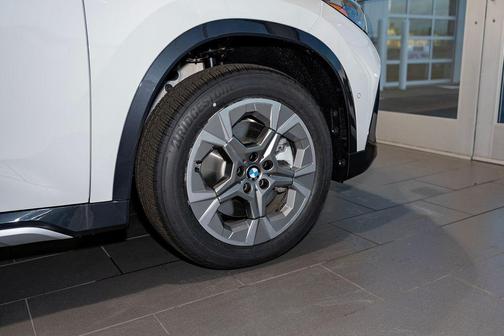 Alpine White 2026 BMW X1 xDrive28i