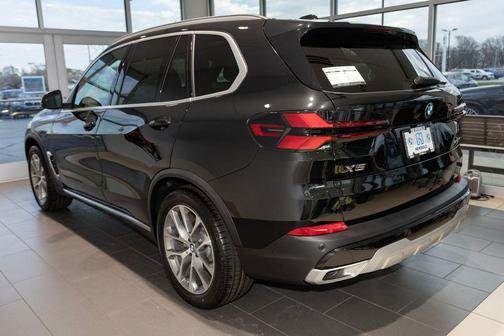 Black Sapphire Metallic 2026 BMW X5 xDrive40i