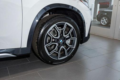 Alpine White 2026 BMW X1 xDrive28i