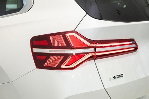 Mineral White Metallic 2026 BMW X3 30 xDrive