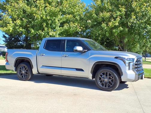 2022 Toyota Tundra Platinum