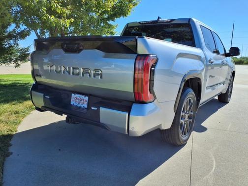 2022 Toyota Tundra Platinum
