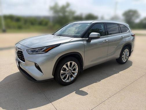 Celestial Silver Metallic 2024 Toyota Highlander Limited