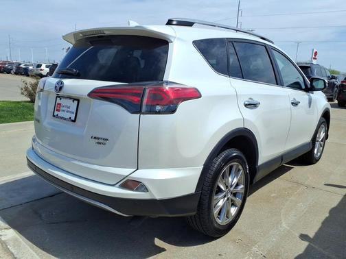 Blizzard Pearl 2017 Toyota RAV4 Limited