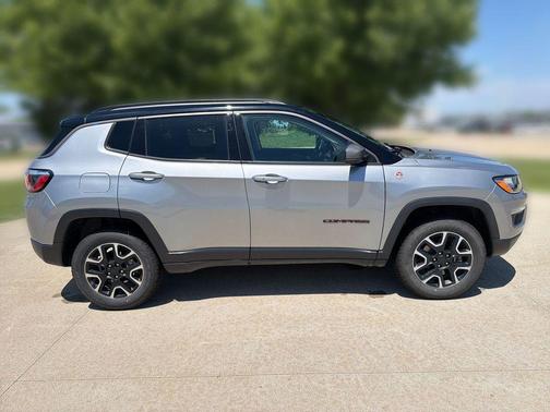 Billet Silver Metallic Clearcoat 2020 Jeep Compass Trailhawk