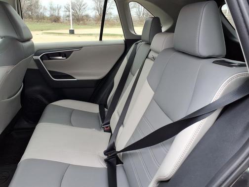 2019 Toyota RAV4 Hybrid Limited