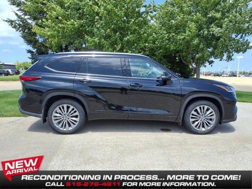 2022 Toyota Highlander Platinum