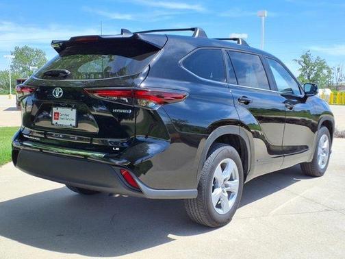 2024 Toyota Highlander Hybrid LE