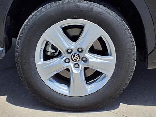 2024 Toyota Highlander Hybrid LE