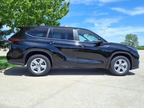 2024 Toyota Highlander Hybrid LE