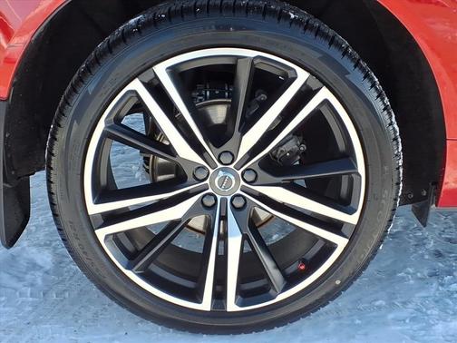 2020 Volvo XC60 T5 R-Design