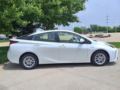 2022 Toyota Prius XLE