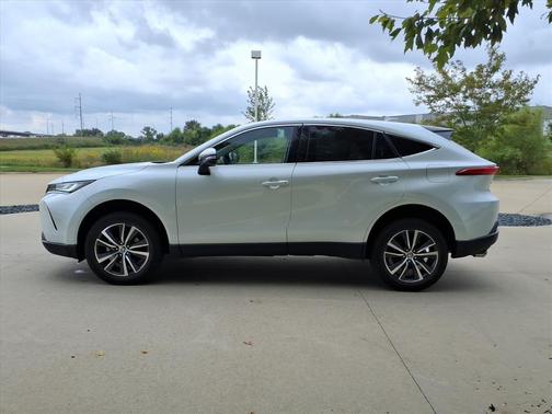2023 Toyota Venza LE