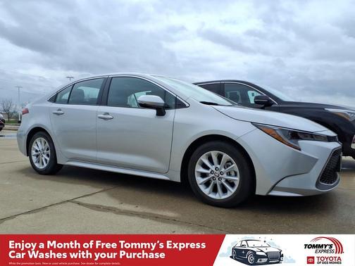 Classic Silver Metallic 2020 Toyota Corolla XLE