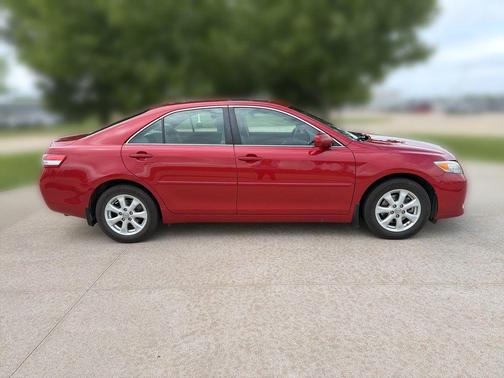Barcelona Red Metallic 2011 Toyota Camry LE