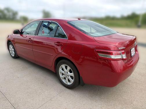 Barcelona Red Metallic 2011 Toyota Camry LE