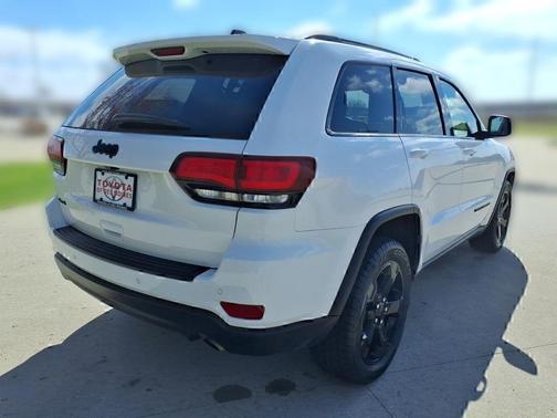 Bright White Clearcoat 2019 Jeep Grand Cherokee Upland