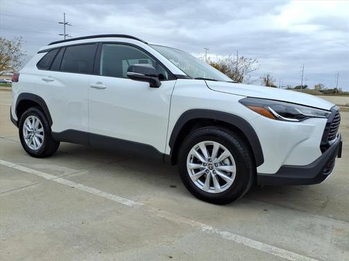 2025 Toyota Corolla Cross LE