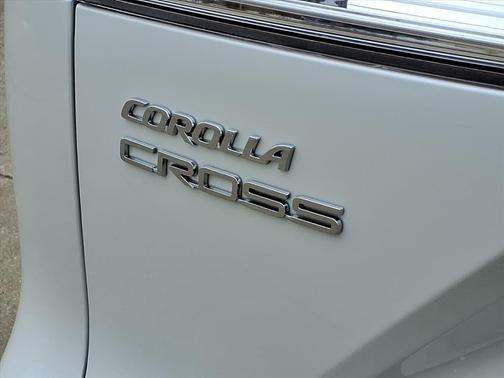 2025 Toyota Corolla Cross LE