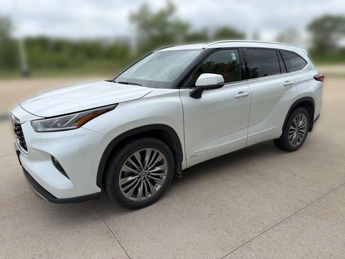 Wind Chill Pearl 2022 Toyota Highlander Hybrid Platinum