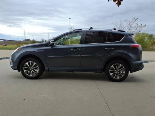 2016 Toyota RAV4 Hybrid XLE