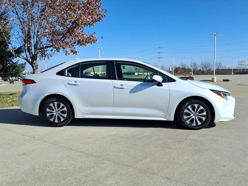 2022 Toyota Corolla Hybrid LE