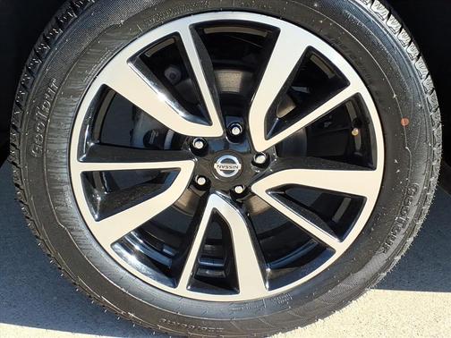 2020 Nissan Rogue SL