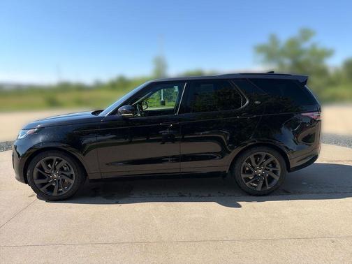Black 2019 Land Rover Discovery HSE LUXURY
