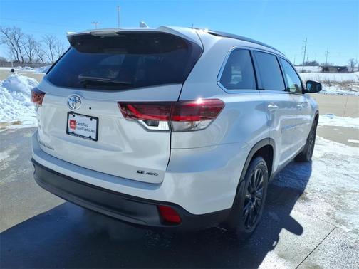 2019 Toyota Highlander SE