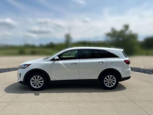Snow White Pearl 2019 Kia Sorento LX