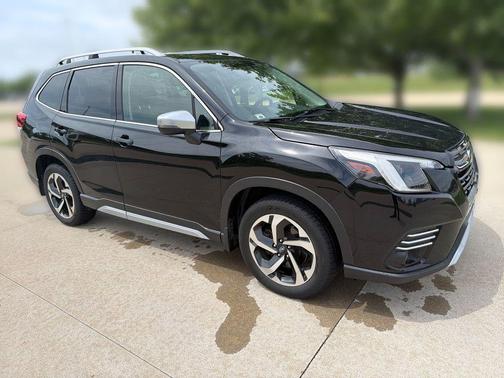 Crystal Black Silica 2022 Subaru Forester Touring