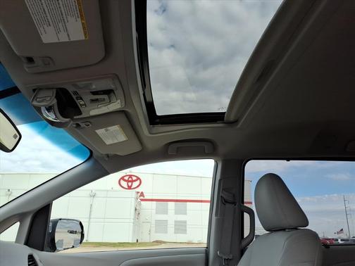 2017 Toyota Sienna SE