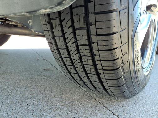 Magnetic Gray Metallic 2023 Toyota Highlander XLE