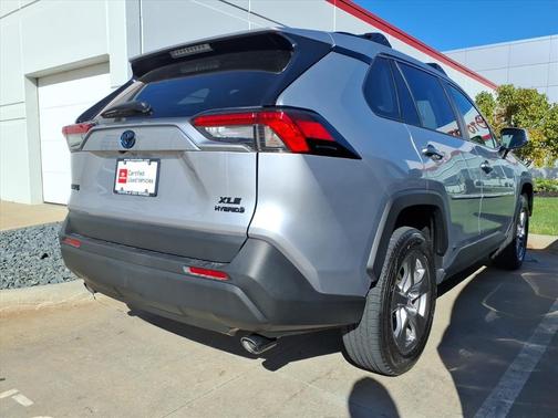 2024 Toyota RAV4 Hybrid XLE