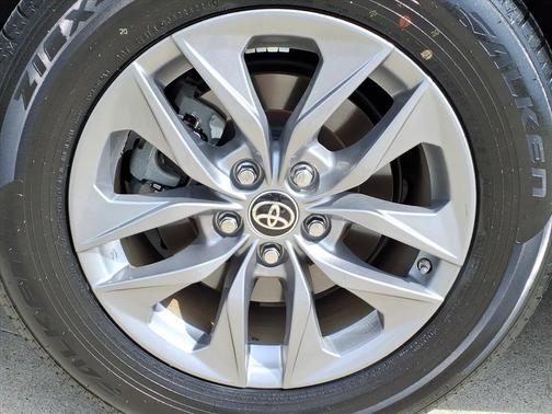 2023 Toyota Sienna XLE 8 Passenger