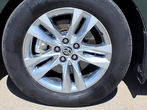 2023 Toyota Sienna XLE 8 Passenger