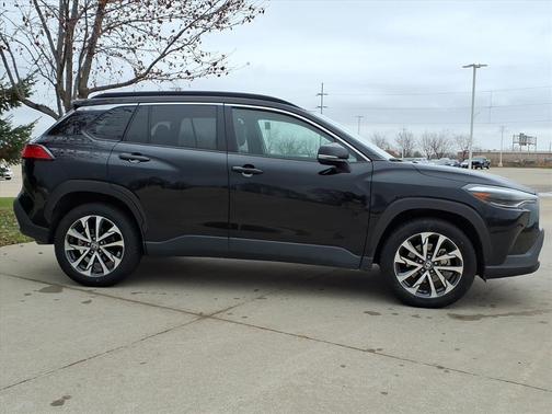 2023 Toyota Corolla Cross XLE