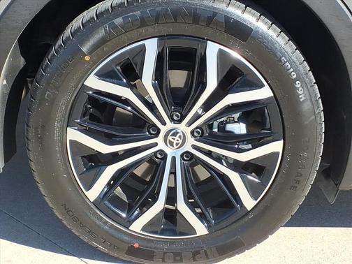 2023 Toyota Crown XLE