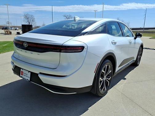 Oxygen White 2023 Toyota Crown XLE