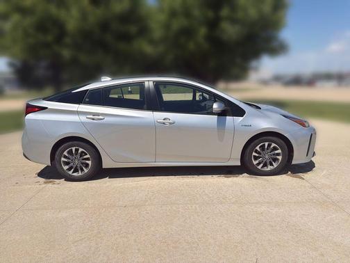 Classic Silver Metallic 2021 Toyota Prius Limited