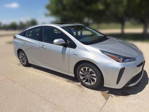 Classic Silver Metallic 2021 Toyota Prius Limited