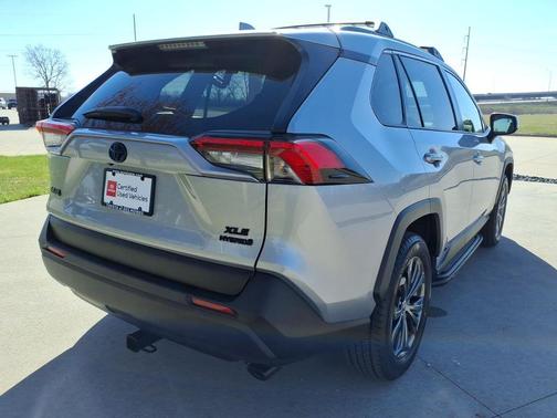 2022 Toyota RAV4 Hybrid XLE Premium