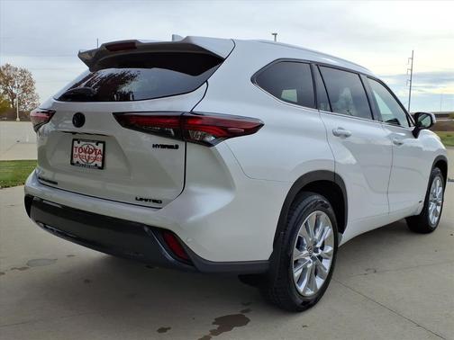 2024 Toyota Highlander Hybrid Limited