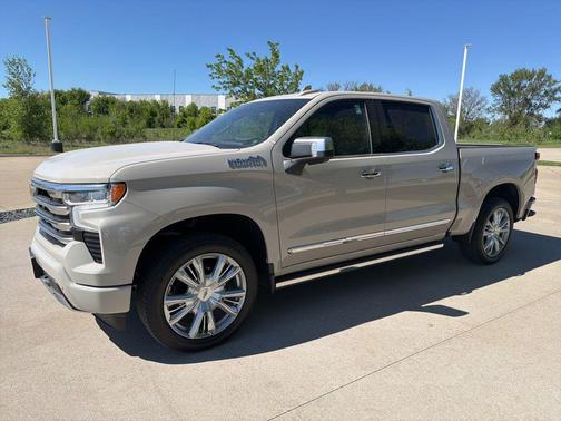 White Sands 2026 Chevrolet Silverado 1500 High Country