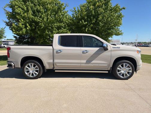 White Sands 2026 Chevrolet Silverado 1500 High Country