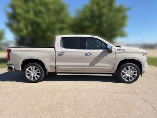White Sands 2026 Chevrolet Silverado 1500 High Country