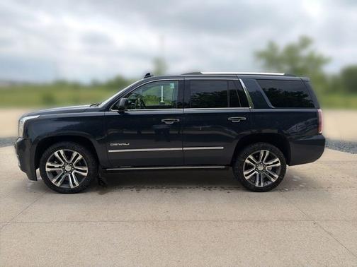 Dark Sapphire Blue Metallic 2019 GMC Yukon Denali