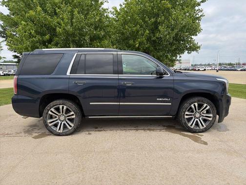Dark Sapphire Blue Metallic 2019 GMC Yukon Denali