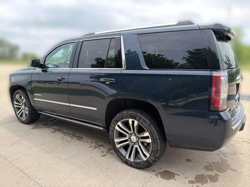 Dark Sapphire Blue Metallic 2019 GMC Yukon Denali