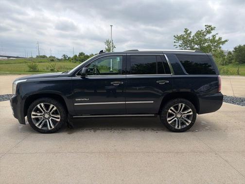 Dark Sapphire Blue Metallic 2019 GMC Yukon Denali